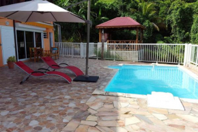 Studio avec vue sur la mer piscine partagee et jardin clos a Bouillante a 3 km de la plage